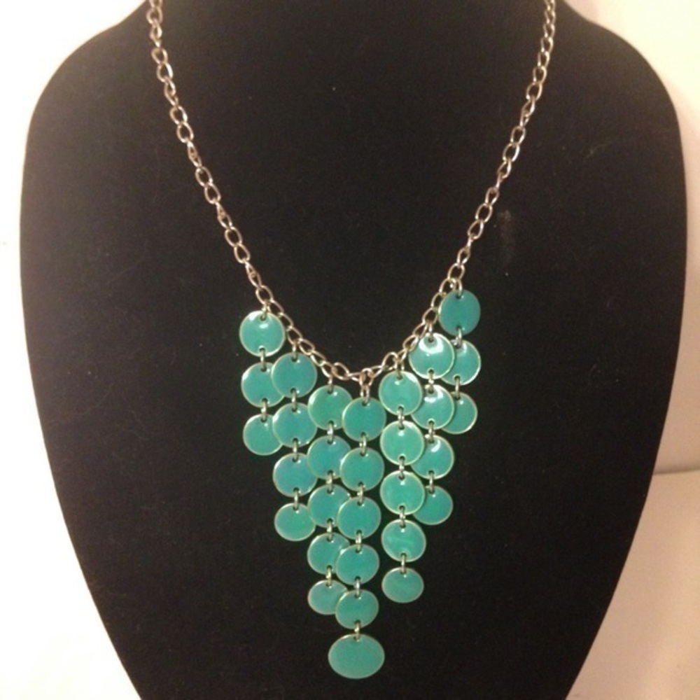 Green medallions on gold tone chain necklace